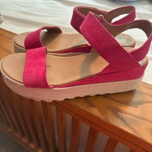 Sorel Women's Pink Platform Sandals